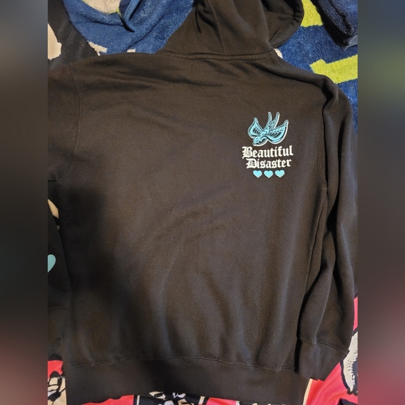 Beautiful Disaster set - Picture 5 of 5